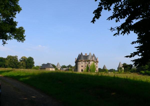 Le château de Landal près de DOL de Bretagne